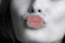 Burberry Kisses: Google permette di inviare Baci!