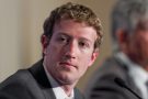 Mark Zuckerberg, un gruppo di cracker viola i suoi account social